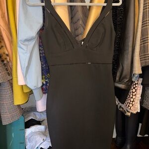 Slimming Elizabeth & James LBD